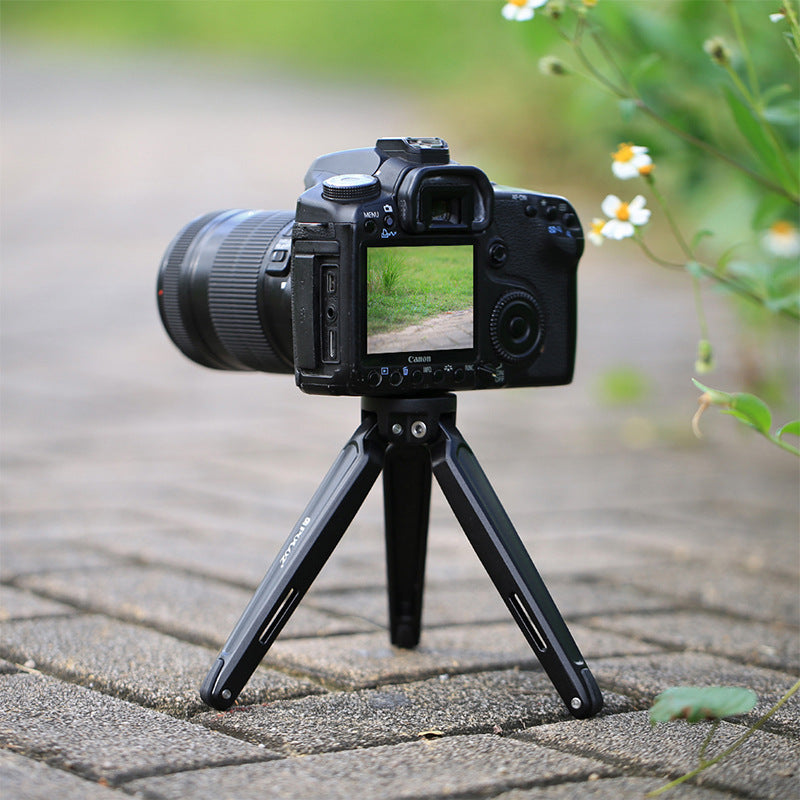 Metal Mini Desktop Tripod For Mobile Phones